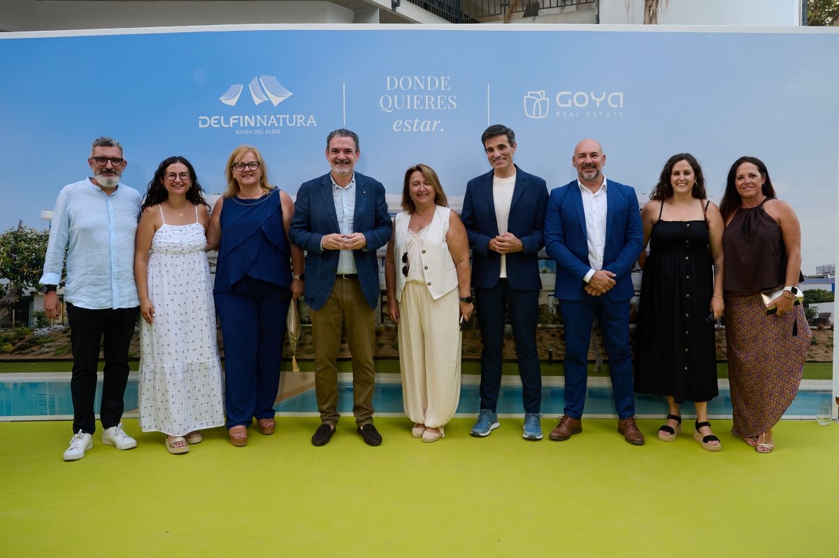 Cóctel de inauguración en los jardines de Delfín Natura. Foto: Alicante Plaza.